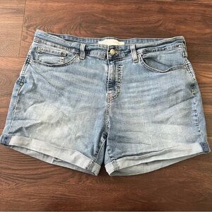 Signature by Levi Strauss Women's Denim Blue Jean Shorts Size 16. W33